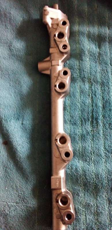 nissan x trail mr20 engine injector fuel rail