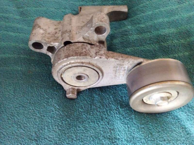 TOYOTA QUAUNTUM,HILUX 2TR MOTOR FLAT BELT TENSIONER.
