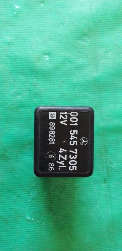 Mercedes w124 series fuel pump relay