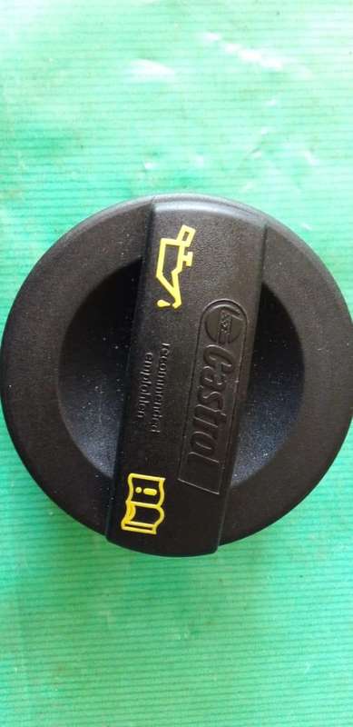 VW.AUDI TDI NEW OIL GENUINE FILLER CAP.