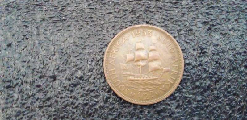 SOUTH AFRICA 1953 HALF PENNY COIN as per image.
