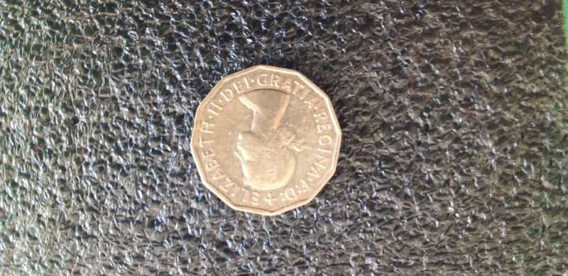 GREAT BRITAIN 1956 3 PENCE COIN.