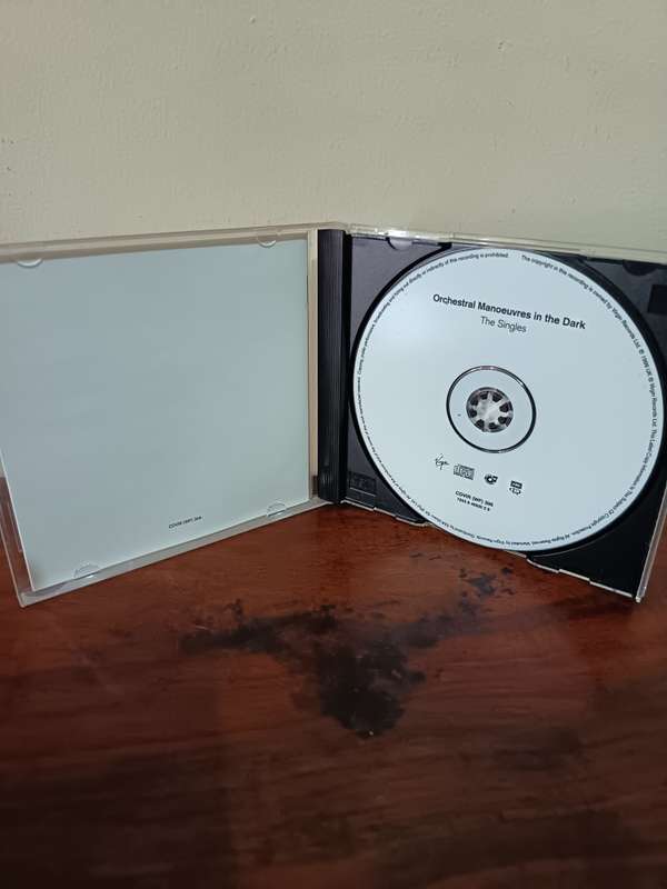 Orchestral Manoeuvres In The Dark - The OMD Singles on Music CD