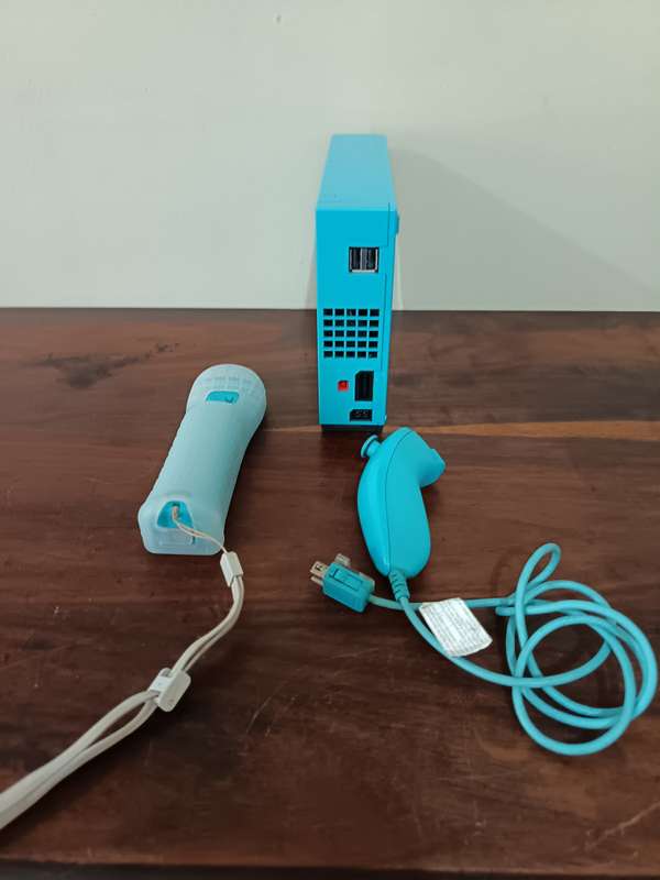 Rare Nintendo WII Blue Console - Complete in Box
