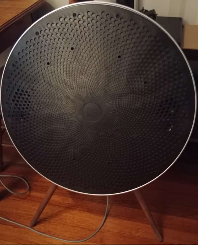 Bang & Olufsen BeoPlay A9 1st Gen like new. Rare 1st Gen