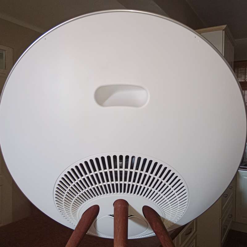 Bang & Olufsen BeoPlay A9 1st Gen like new. Rare 1st Gen