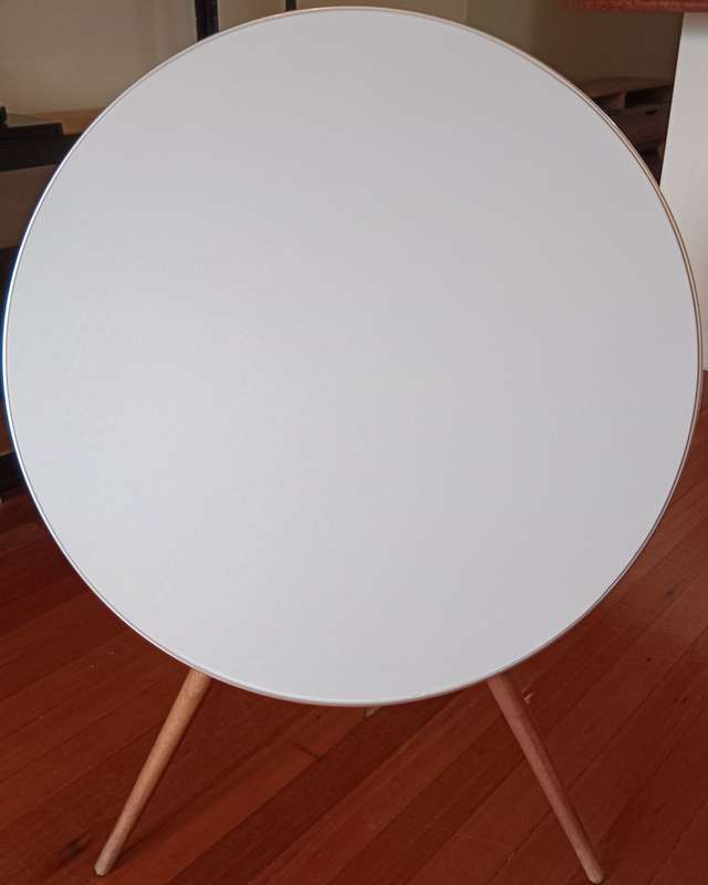 Bang & Olufsen BeoPlay A9 1st Gen like new. Rare 1st Gen