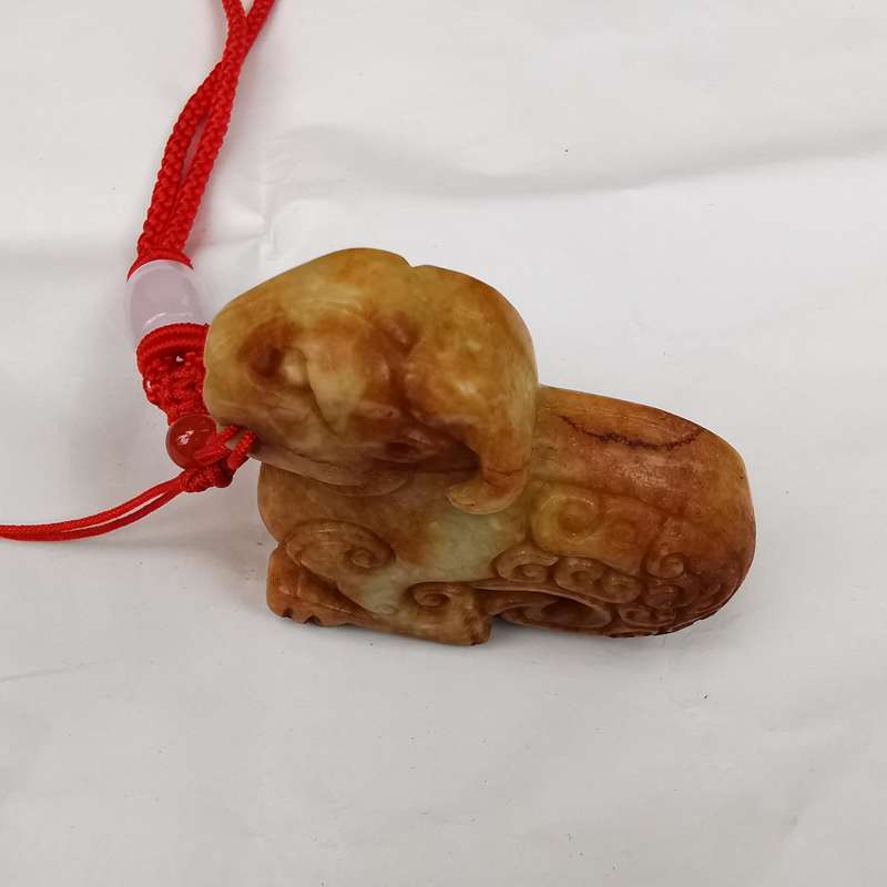 Antique Chinese Late 19th century Hotan jade carving