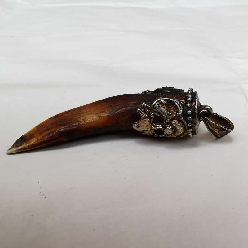 Rare vintage sterling silver claw pendant