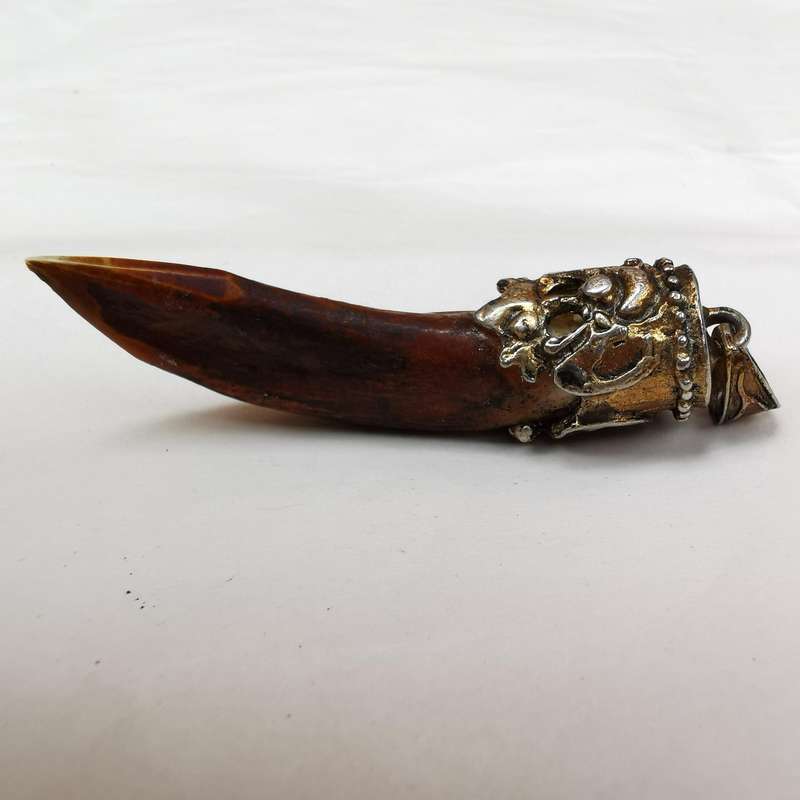 Rare vintage sterling silver claw pendant