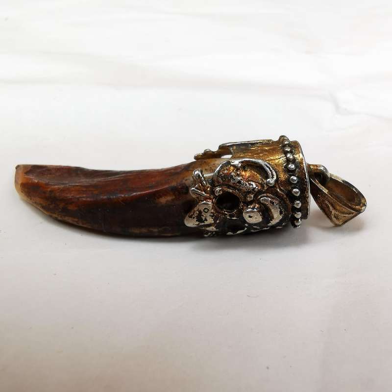 Rare vintage sterling silver claw pendant