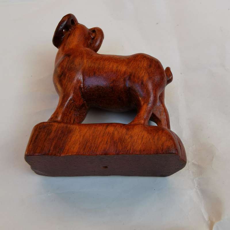Eastern rosewood carving