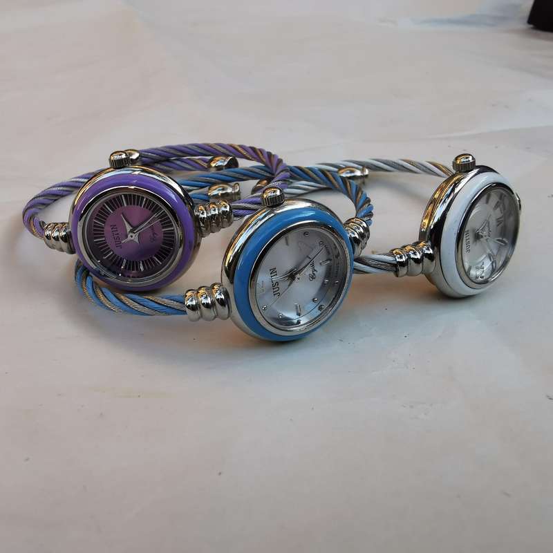 3 women's watchs