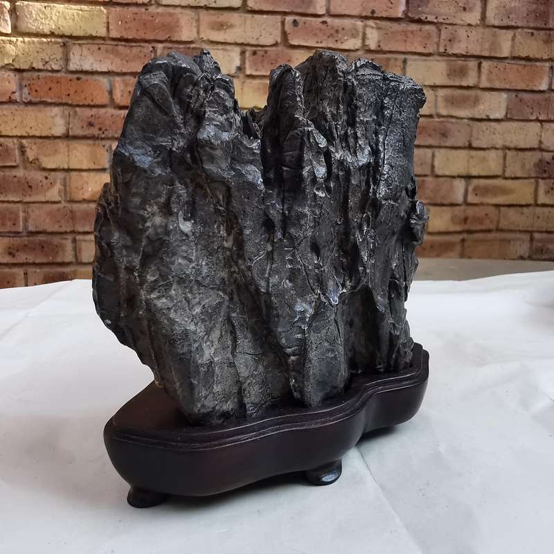 Antique Natural stone ornaments with a rosewood base(MINGUO)
