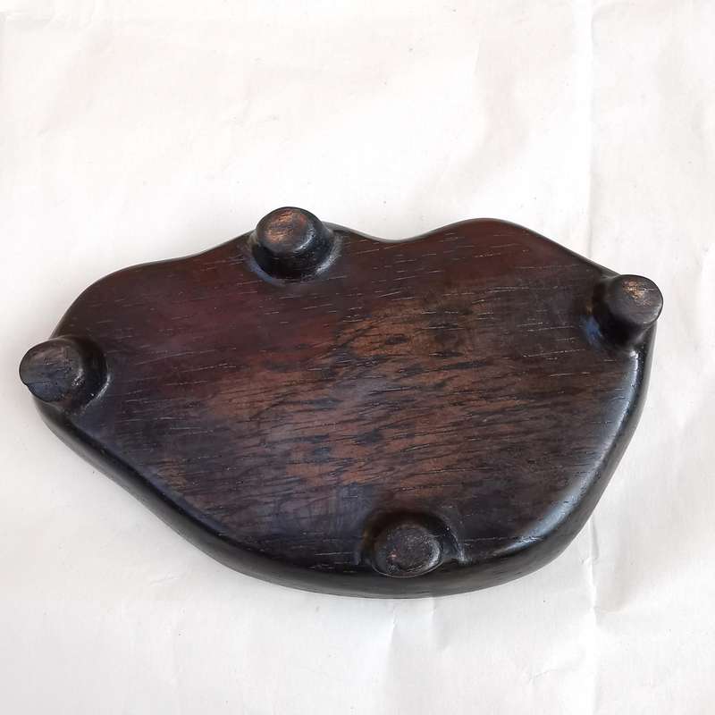 Antique Natural stone ornaments with a rosewood base(MINGUO)