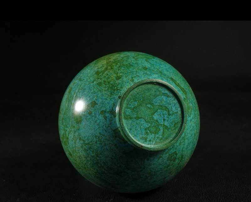 SOLID BRONZE ANTIQUE CHINESE VASE