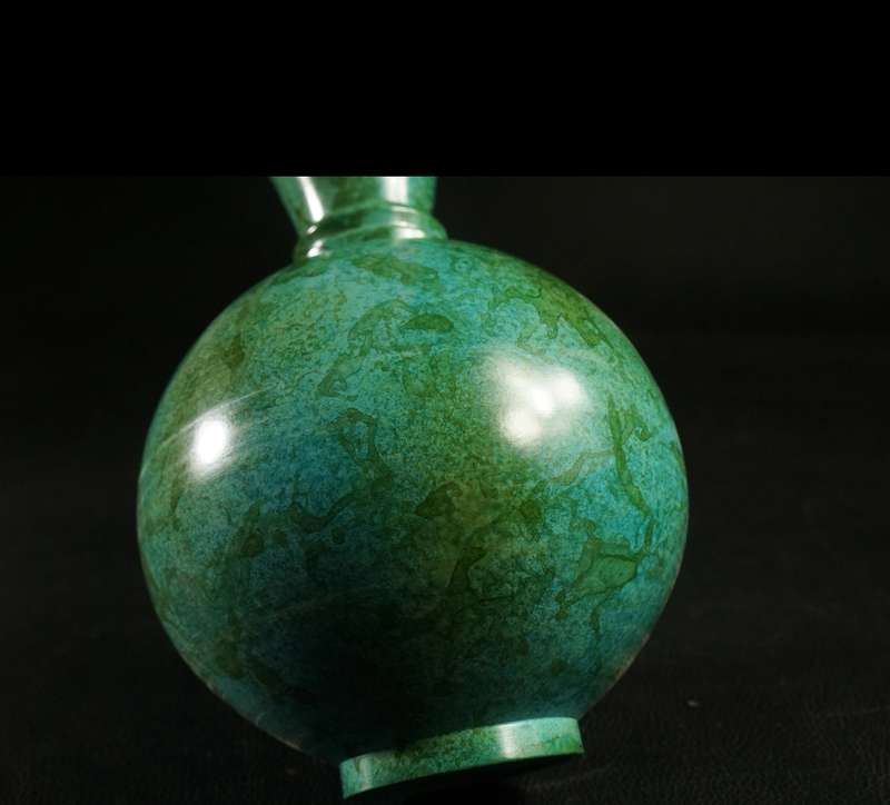 SOLID BRONZE ANTIQUE CHINESE VASE