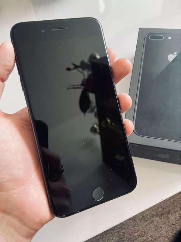 iPhone 8 Plus (64GB) Like NEW