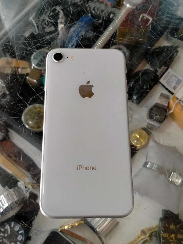 iPhone 8 (64 GB) Like NEW
