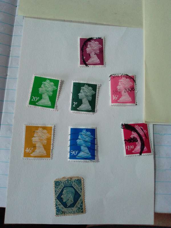 8 x QE ll +1 stamps Britain