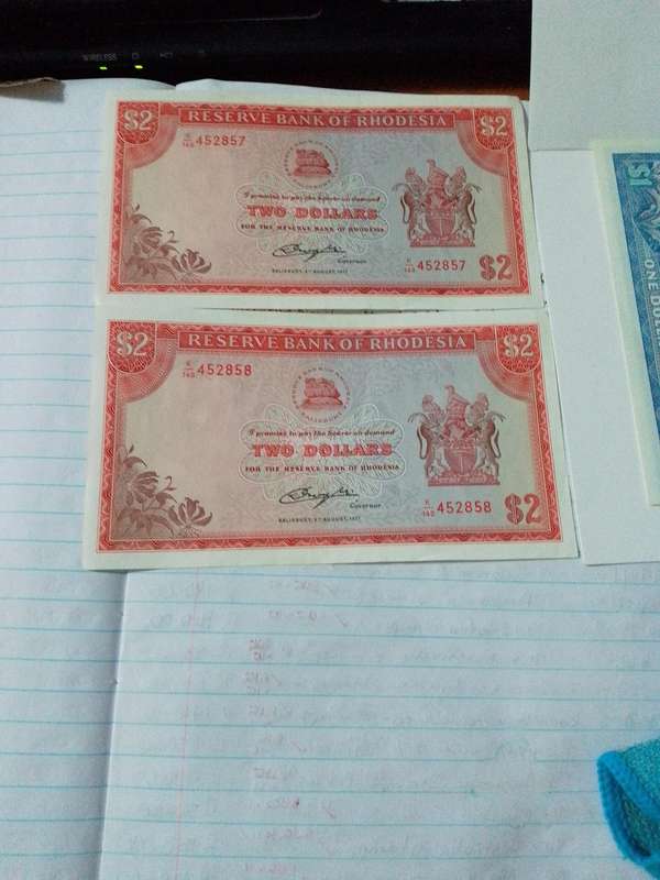 Rhodesia $1 UNC and sequential 1978. $2 UNC and sequential 1977