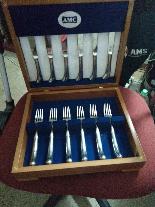 AMC 6 knife 6 Fork set in wooden box