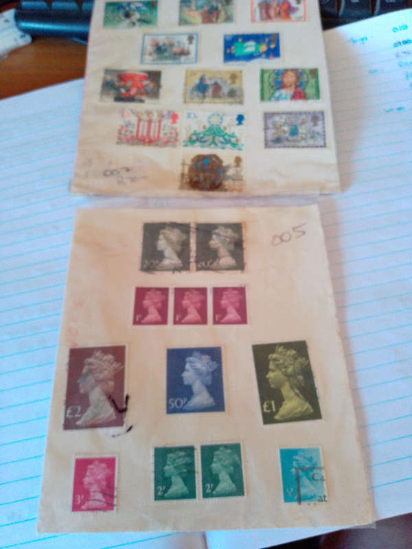 Britain. QE11 and Xmas stamps