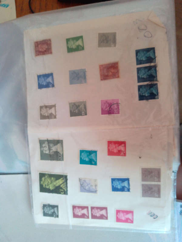 UK QE11 stamps