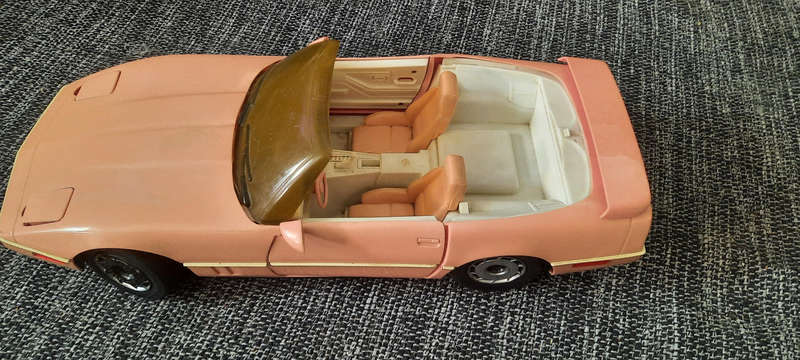 90's Petra doll Corvette