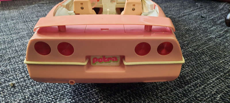 90's Petra doll Corvette