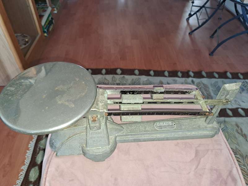 Ohaus scale, USA with 2 weight balances