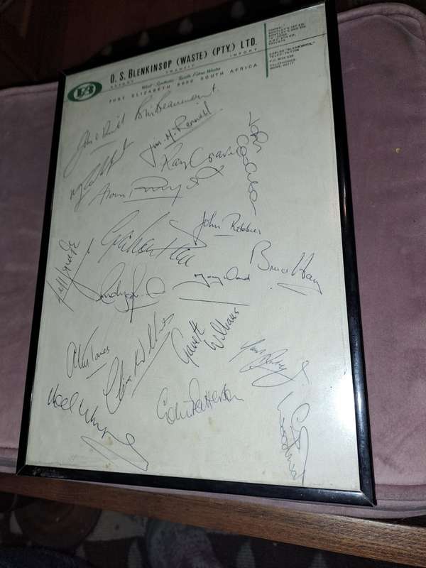 1980 British & Irish Lions, 20 original signatures including Bill Beaumont