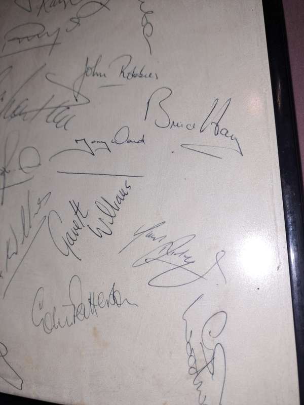 1980 British & Irish Lions, 20 original signatures including Bill Beaumont