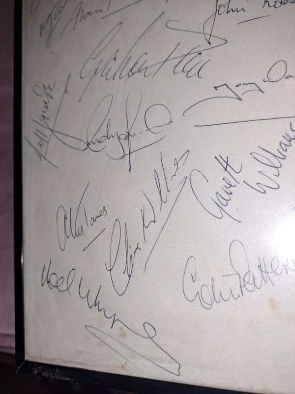 1980 British & Irish Lions, 20 original signatures including Bill Beaumont
