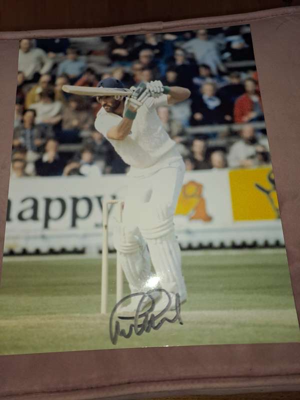 Cricket, Colour Photo signed by England player Graham Gooch, plus Book: Gooch My Autobiography