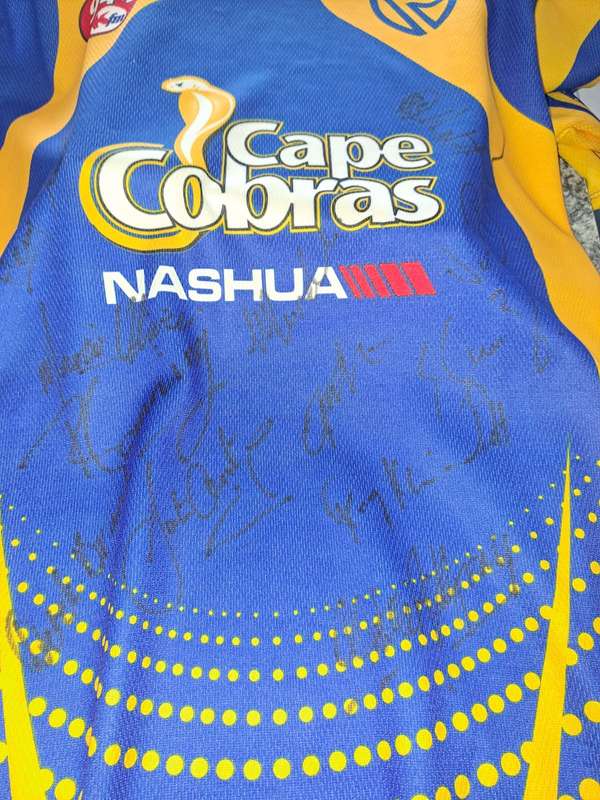 Cape Cobras Pro20 shirt signed by 12 players