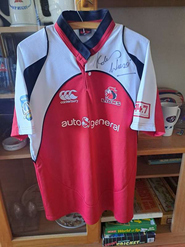 Lions rugby jersey signed by Kobus Wiese, Large
