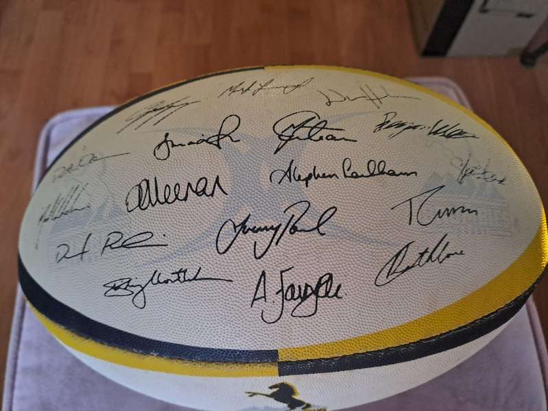 Gilbert Brumbies 2006 limited edition rugby ball, size 5, 33 printed signatures