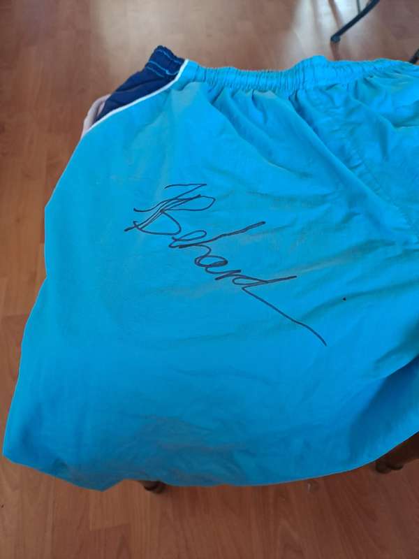 Protea cricketer Fahaar Behardien original autograph on Northens practice pants