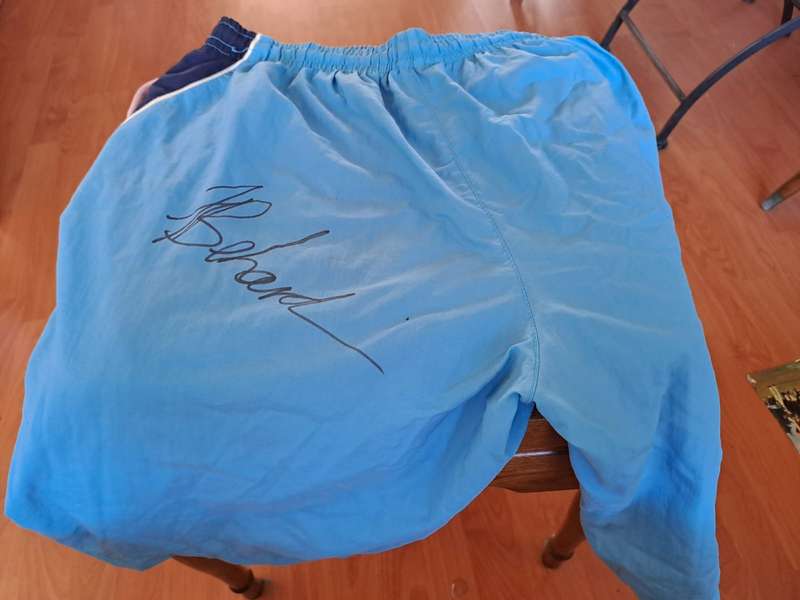 Protea cricketer Fahaar Behardien original autograph on Northens practice pants