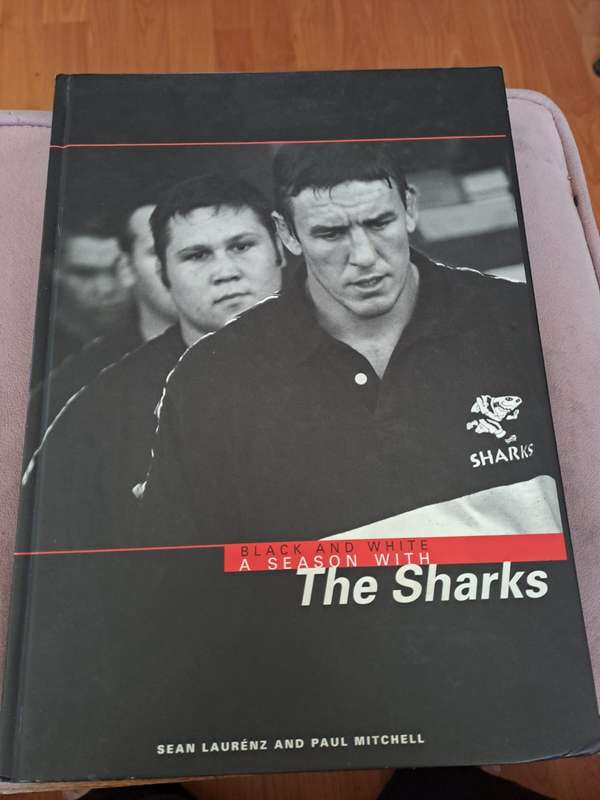 Black and White, a season with The Sharks (11 signatures)