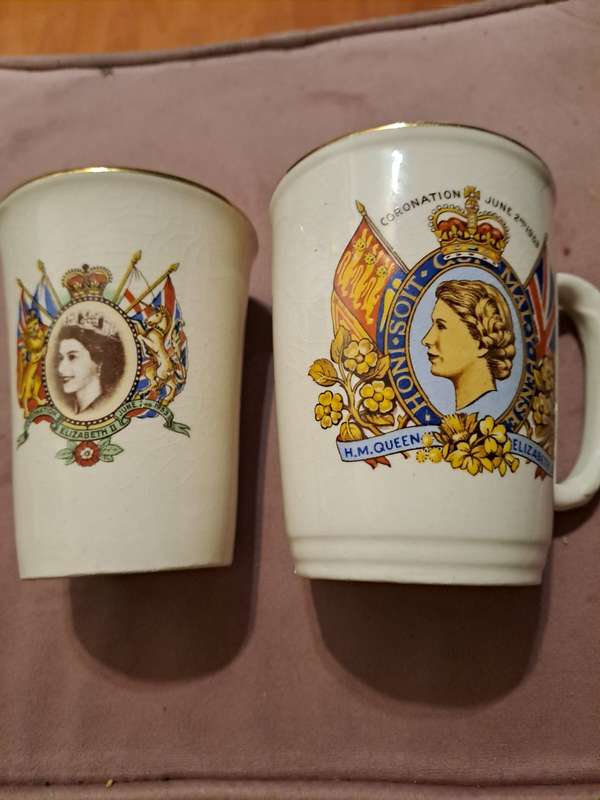 HM Queen Elizabeth II, Coronation June 2nd 1953, 2 x ceramic cups