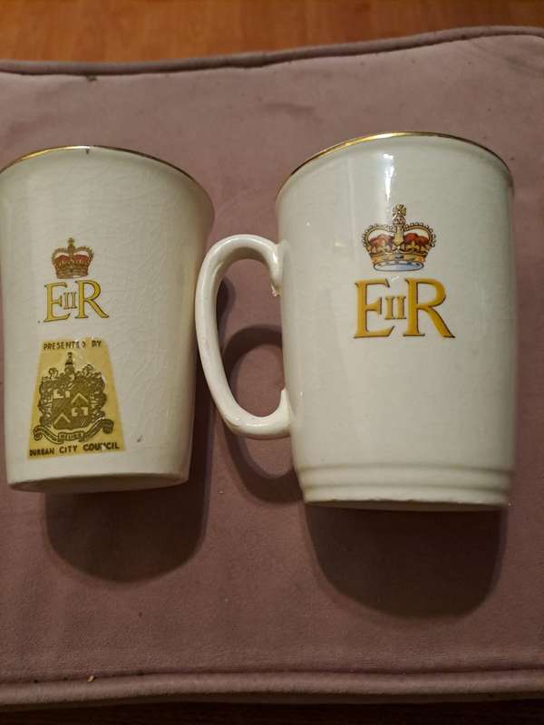 HM Queen Elizabeth II, Coronation June 2nd 1953, 2 x ceramic cups