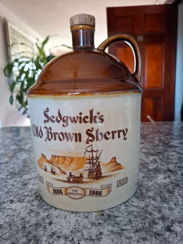 Sedgewick OB Sherry, 4.5 Litre, 100-year celebration ceramic container