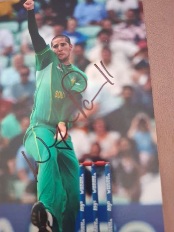 Abie Morkel, Wayne Parnell, colour camera photos, signed