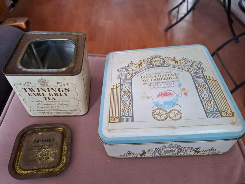 Duke & Duchess of Cambridge birth of baby and Twinings Earl Grey Tea tin