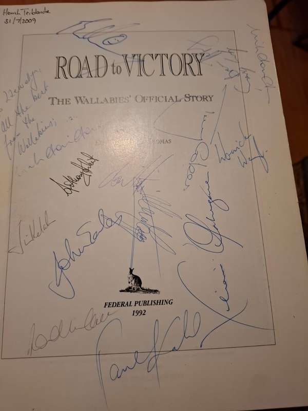 Road to Victory, Wallabies 1991 Rugby WC Story (signed by 15) 130 pages