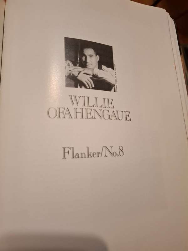 Road to Victory, Wallabies 1991 Rugby WC Story (signed by 15) 130 pages