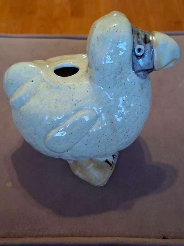 3 x Bar items,Jack Daniels tin,Old Crow whiskey(plastic) & ceramic Le Victoria Dodo decanter no cork