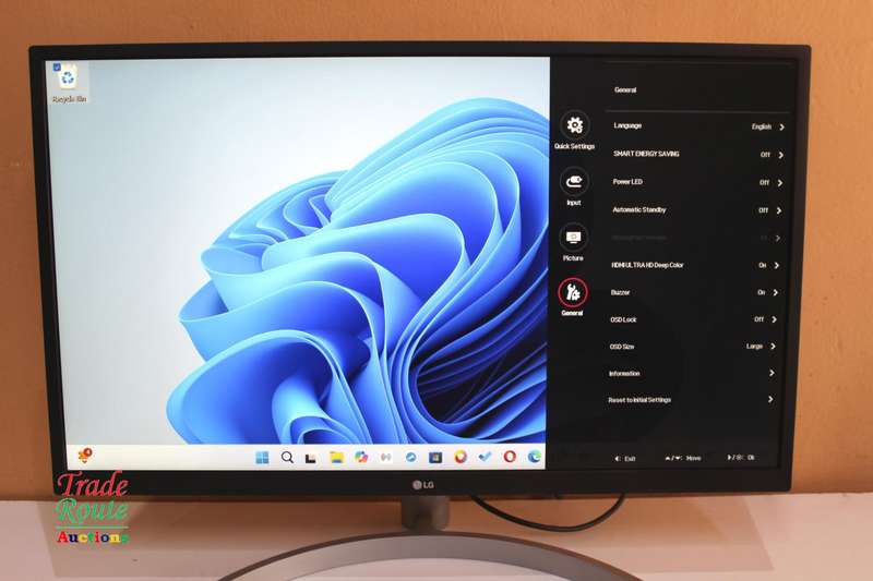 LG UltraFine 27-inch 4K (UHD) IPS Gaming Monitor - 27UL500 3840x2160